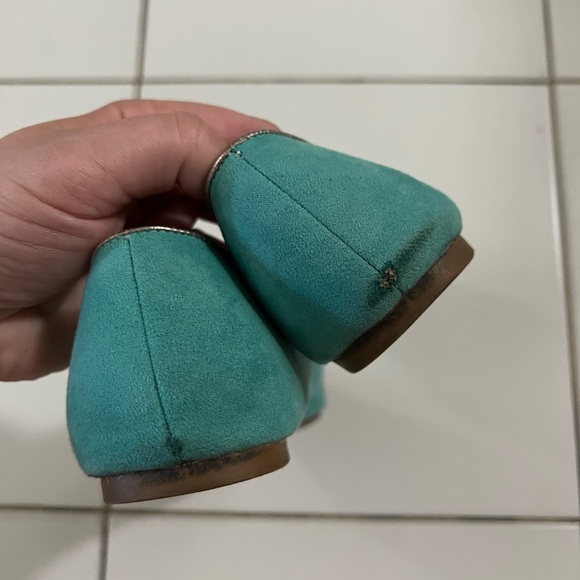 FLATS - Picture 2 of 4